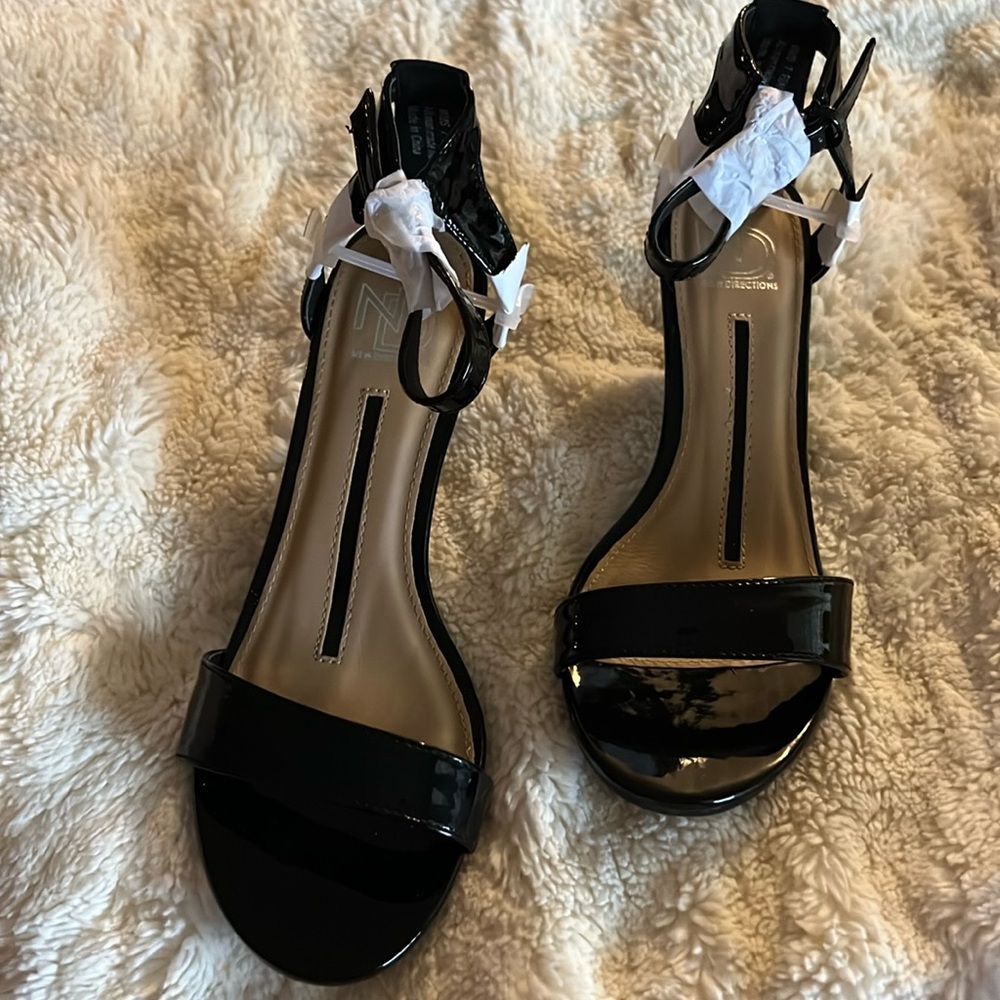 New Direction black patent leather heels with ankle strap. Size 7. NWT.